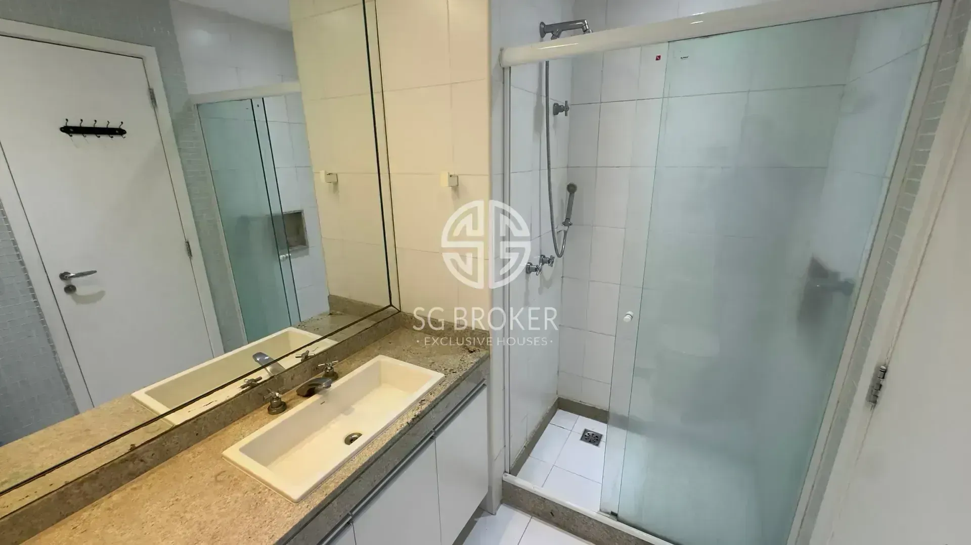 Apartamento com cozinha integrada e 4 dormitórios — photo 34