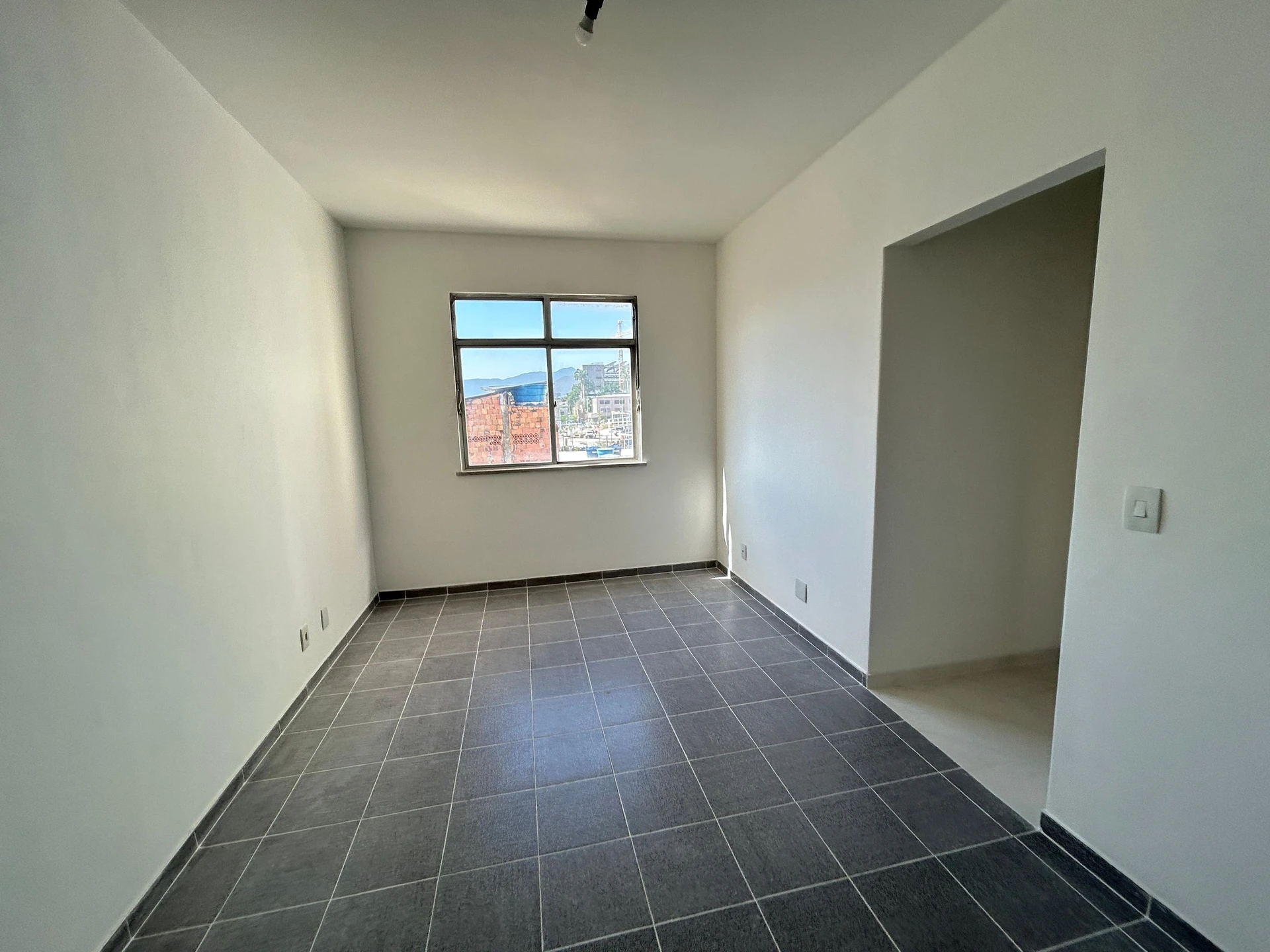 Unfurnished rental apartment with 2 bedrooms and parking — photo 9