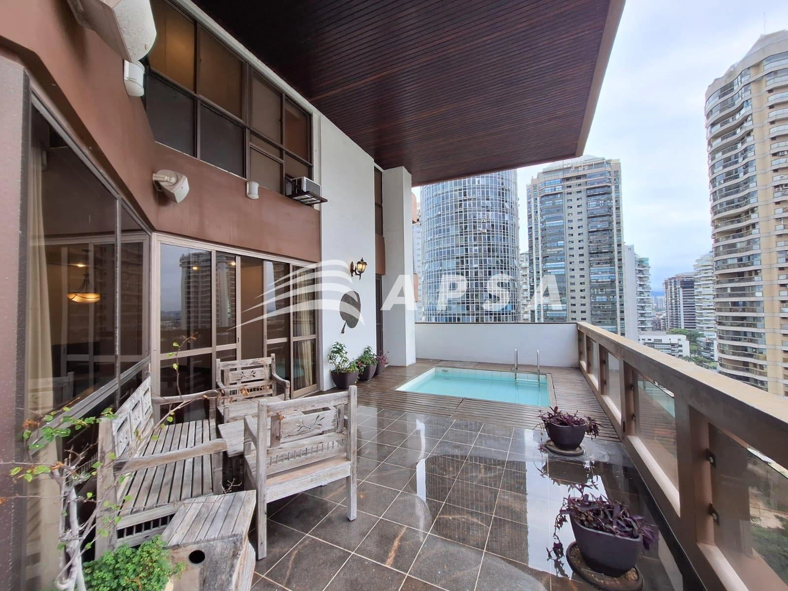 4-bedroom apartment in a building with a sauna — photo 6