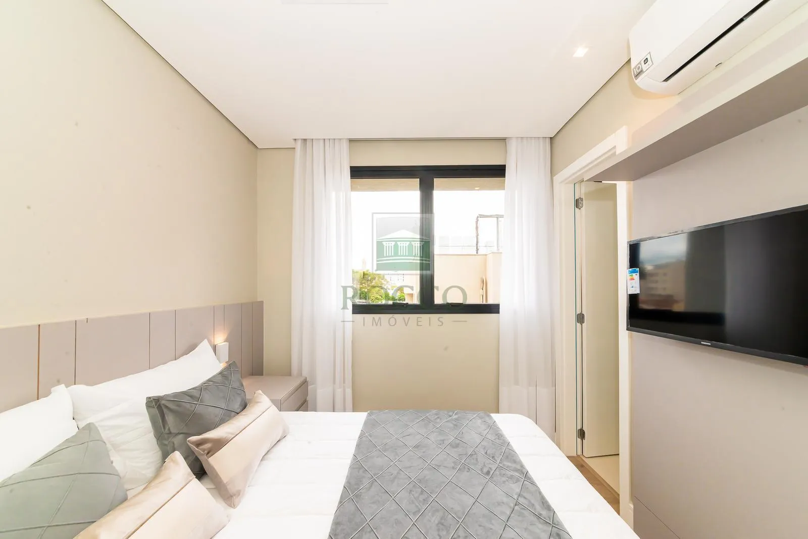 Furnished 1-bedroom apartment with 2 bathrooms — photo 21