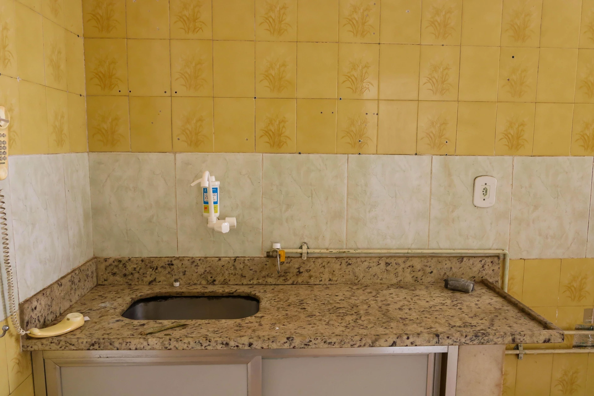 Apartment with 2 bedrooms and an enclosed glass balcony — photo 15