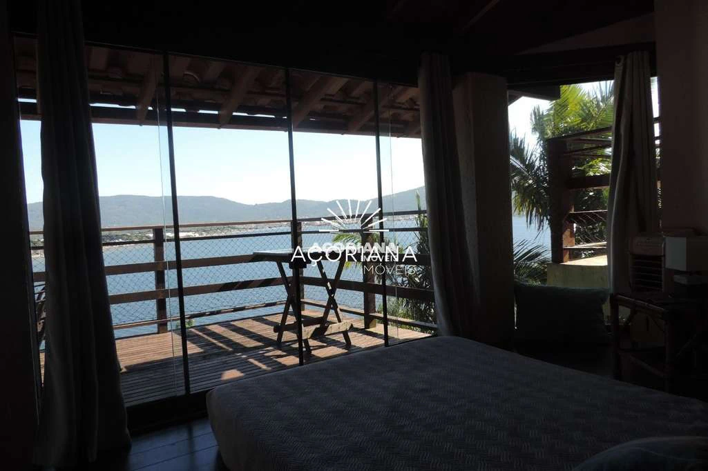 House with 3 bedrooms, 350 m², 3 bathrooms and parking — photo 2