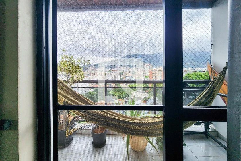 Furnished 100 m² apartment with 2 bedrooms and balcony — photo 46