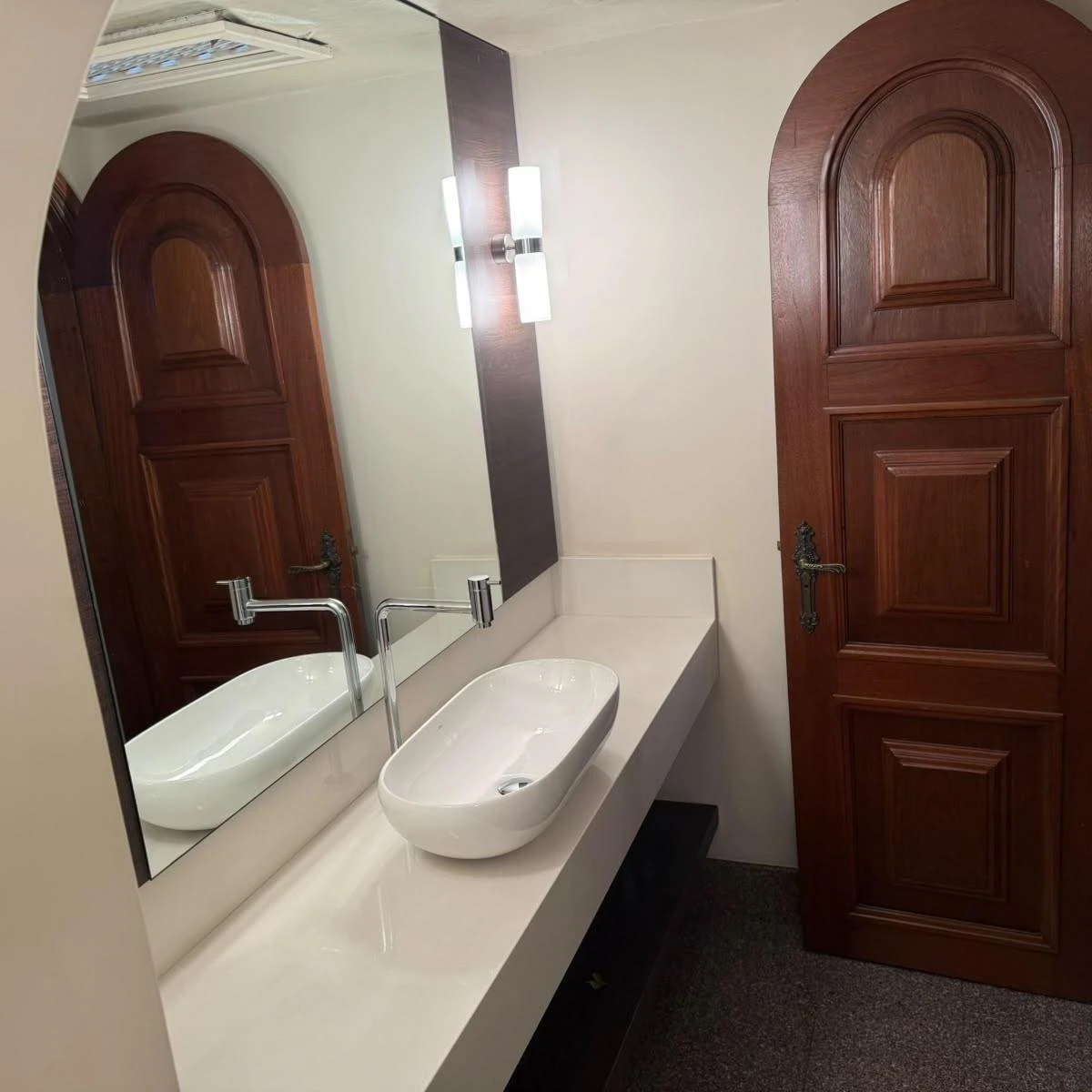 Мебльований будинок на 683 м² з 7 спальнями — photo 45