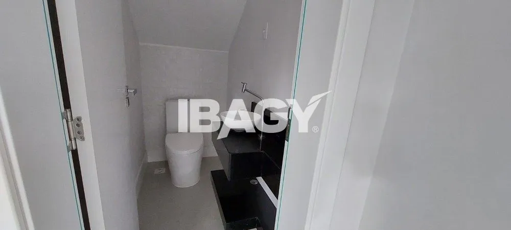 House with 3 en-suite bedrooms and 2 parking spaces — photo 13