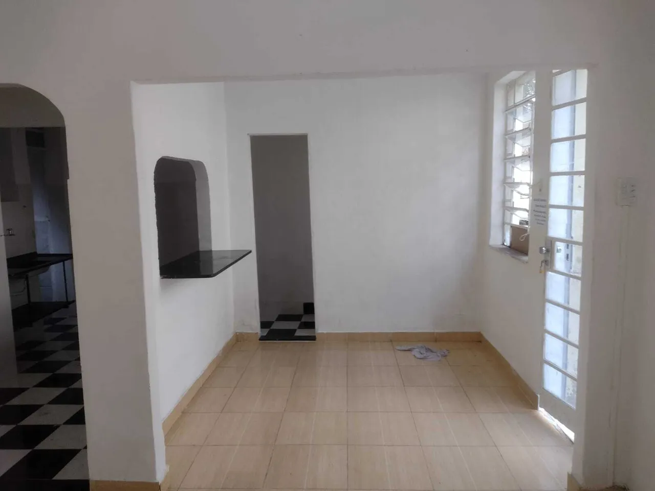 Unfurnished apartment with 3 bedrooms and a balcony — photo 4