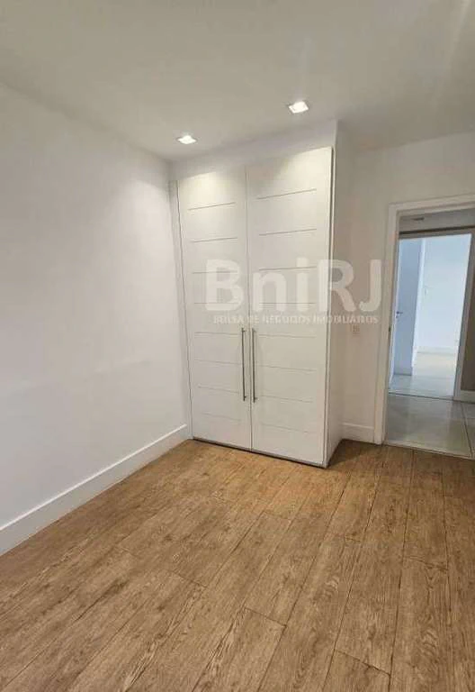4-bedroom apartment 156 m² with 2 parking spots — photo 17