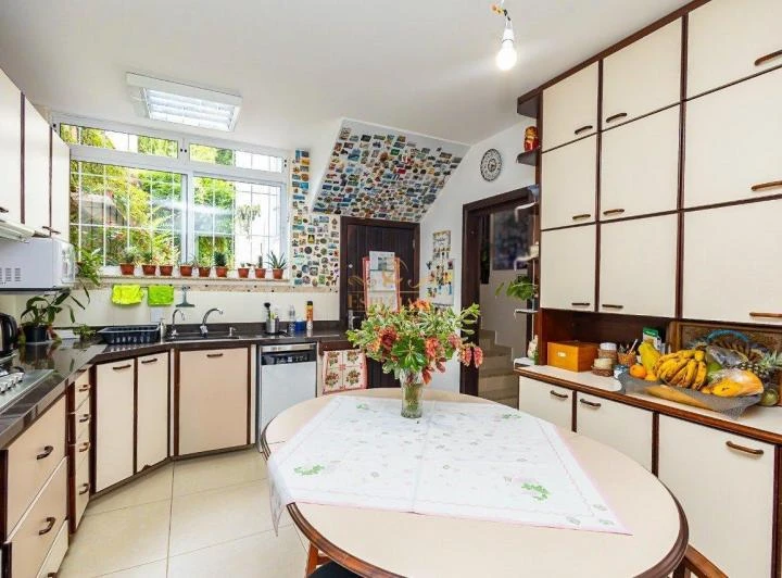 Unfurnished house with 8 bedrooms and a closed gas kitchen — photo 3
