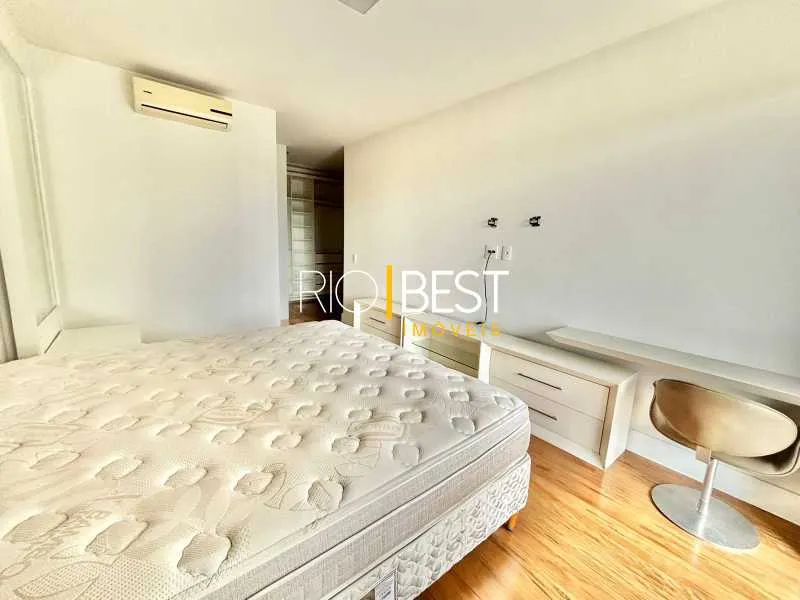 Apartment with 4 bedrooms and a glassed-in balcony — photo 13