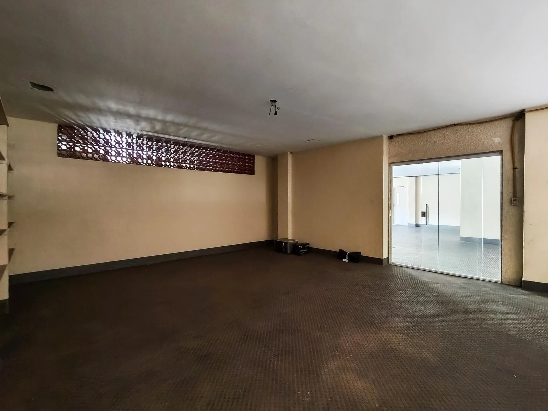 Furnished 4-bedroom apartment with 3 bathrooms — photo 79