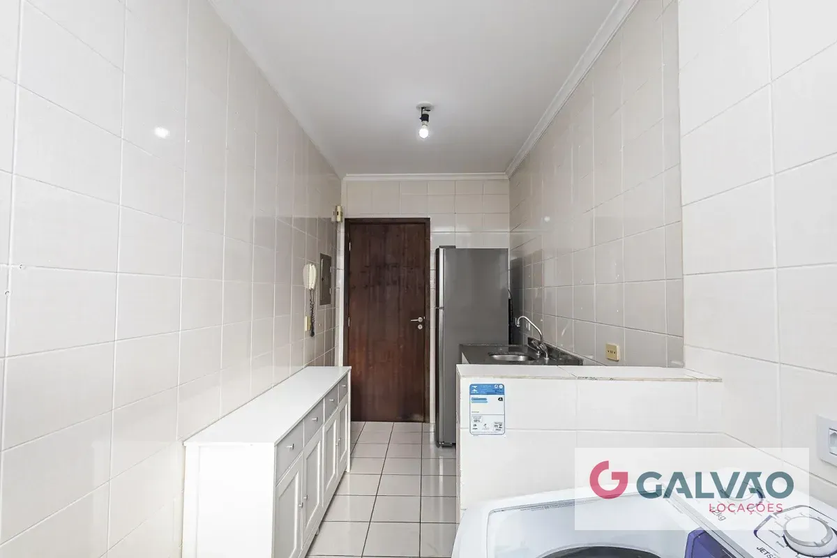 2-bedroom apartment in a building with a gym — photo 15