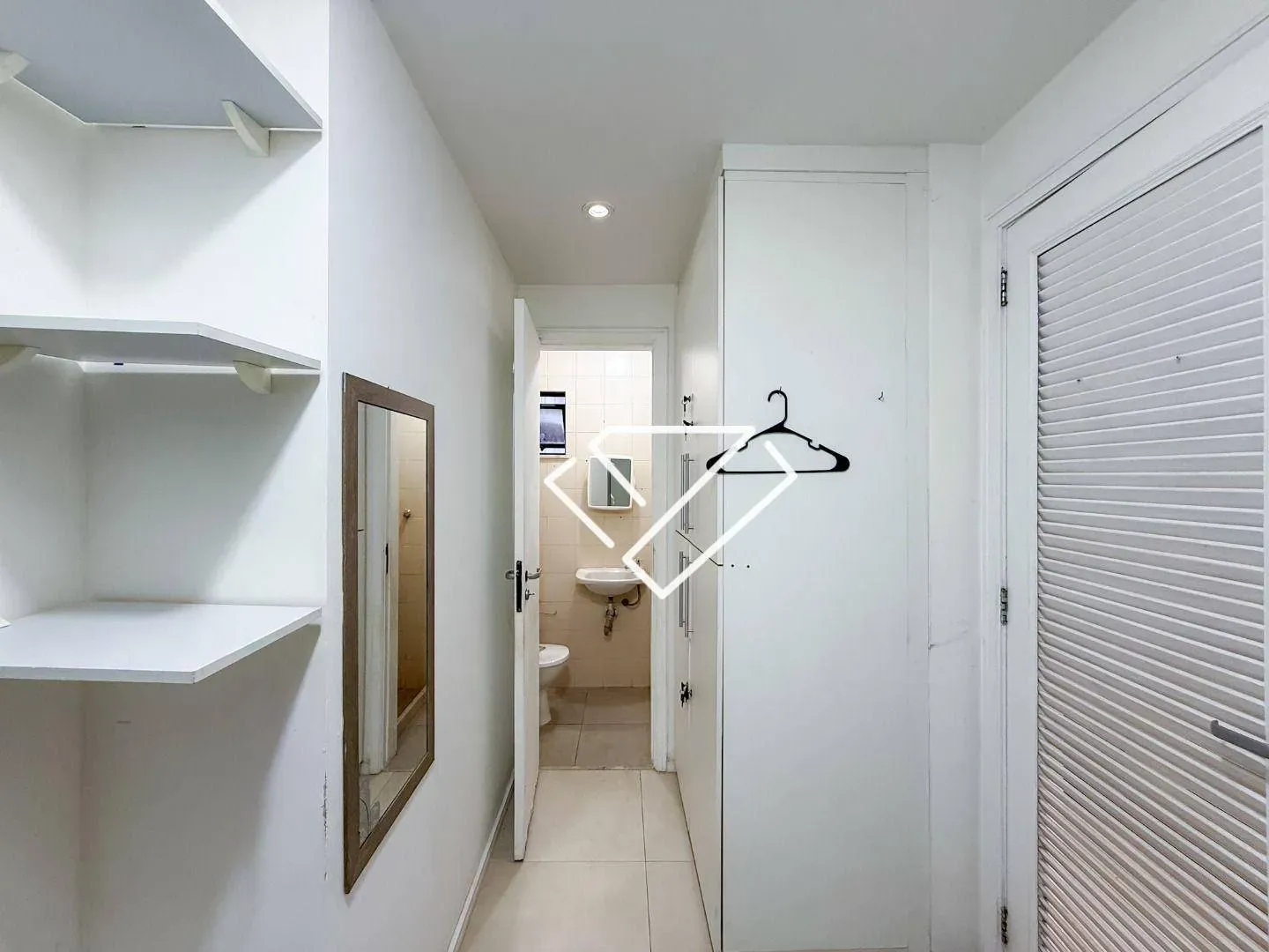 Apartamento com 4 quartos, 3 banheiros e varanda fechada — photo 30