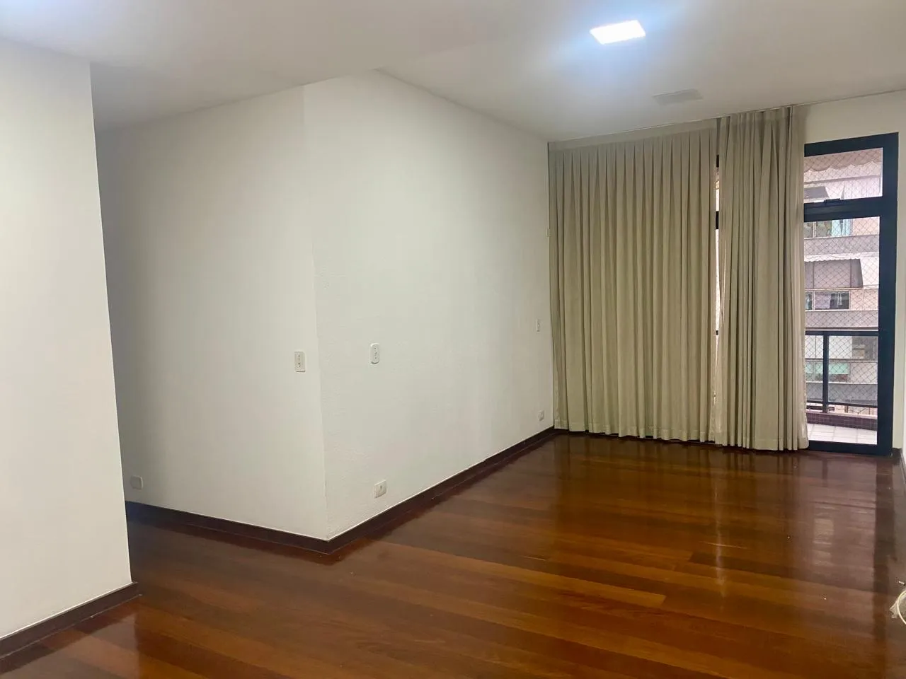 3-bedroom apartment with a balcony and 2 parking spaces — photo 5