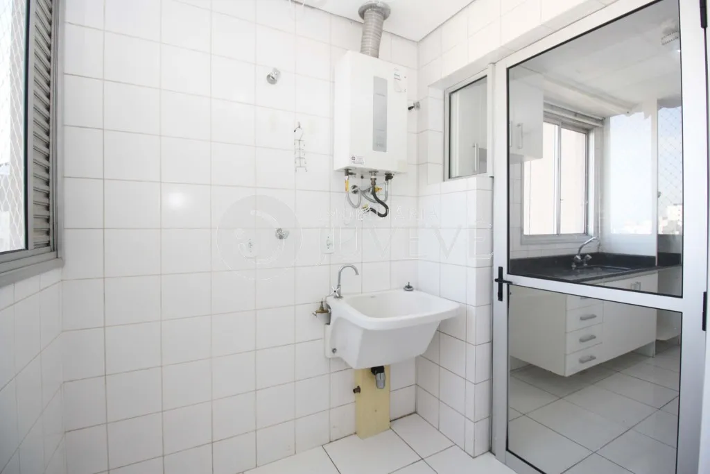 Apartment, 93 m², with a glass-enclosed balcony — photo 34