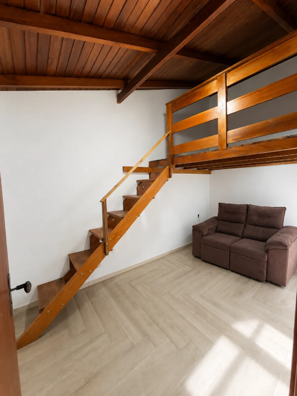 Unfurnished house with 1 bedroom and a balcony