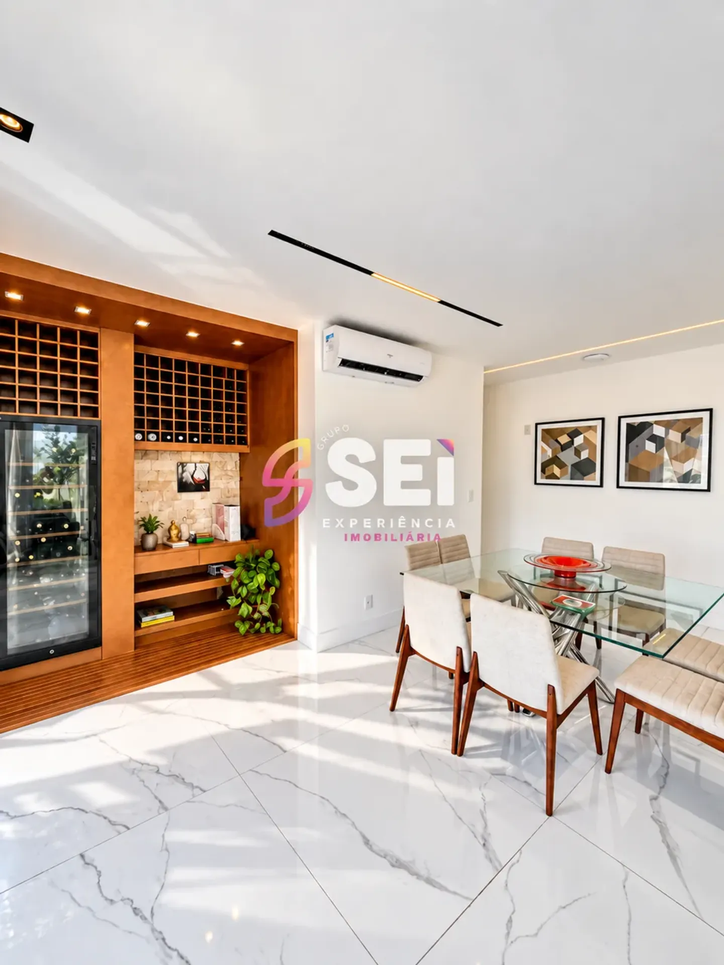Furnished house, 600 m², with a fireplace — photo 15