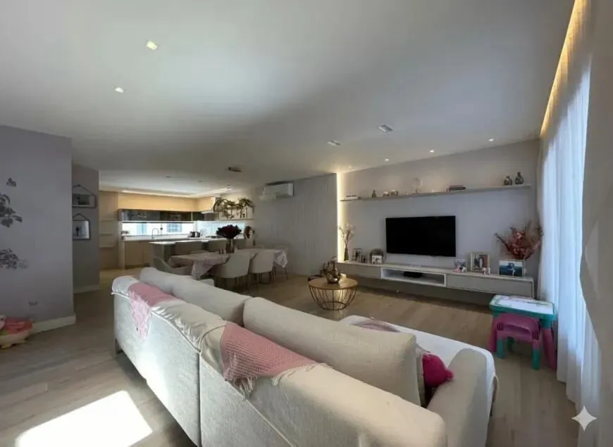 Furnished house with 4 bedrooms and an open-plan kitchen — photo 20