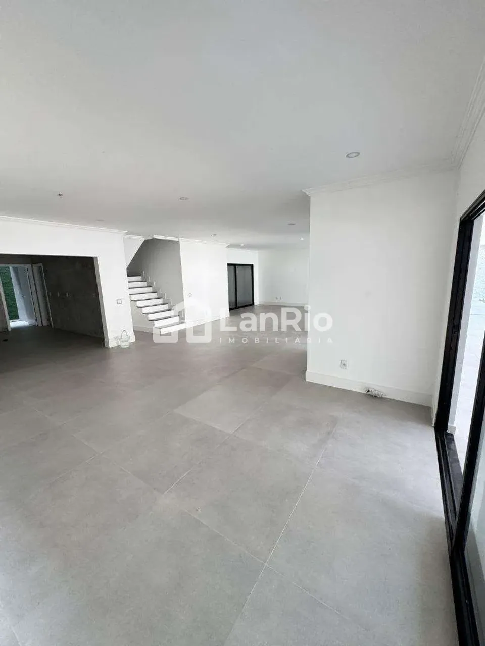 Casa com 4 quartos e 5 banheiros, 4 vagas e varanda — photo 4