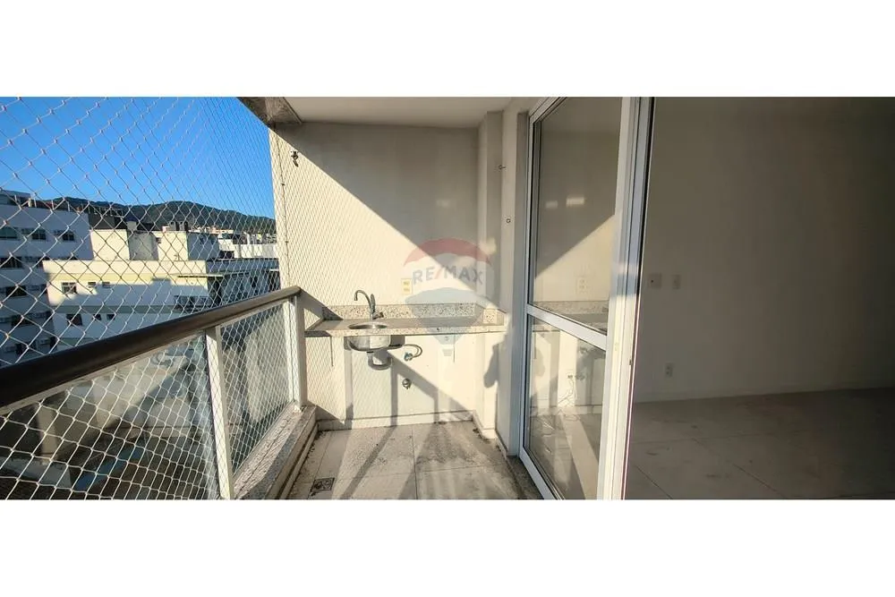3-bedroom apartment with 3 bathrooms and 2 parking spots — photo 30