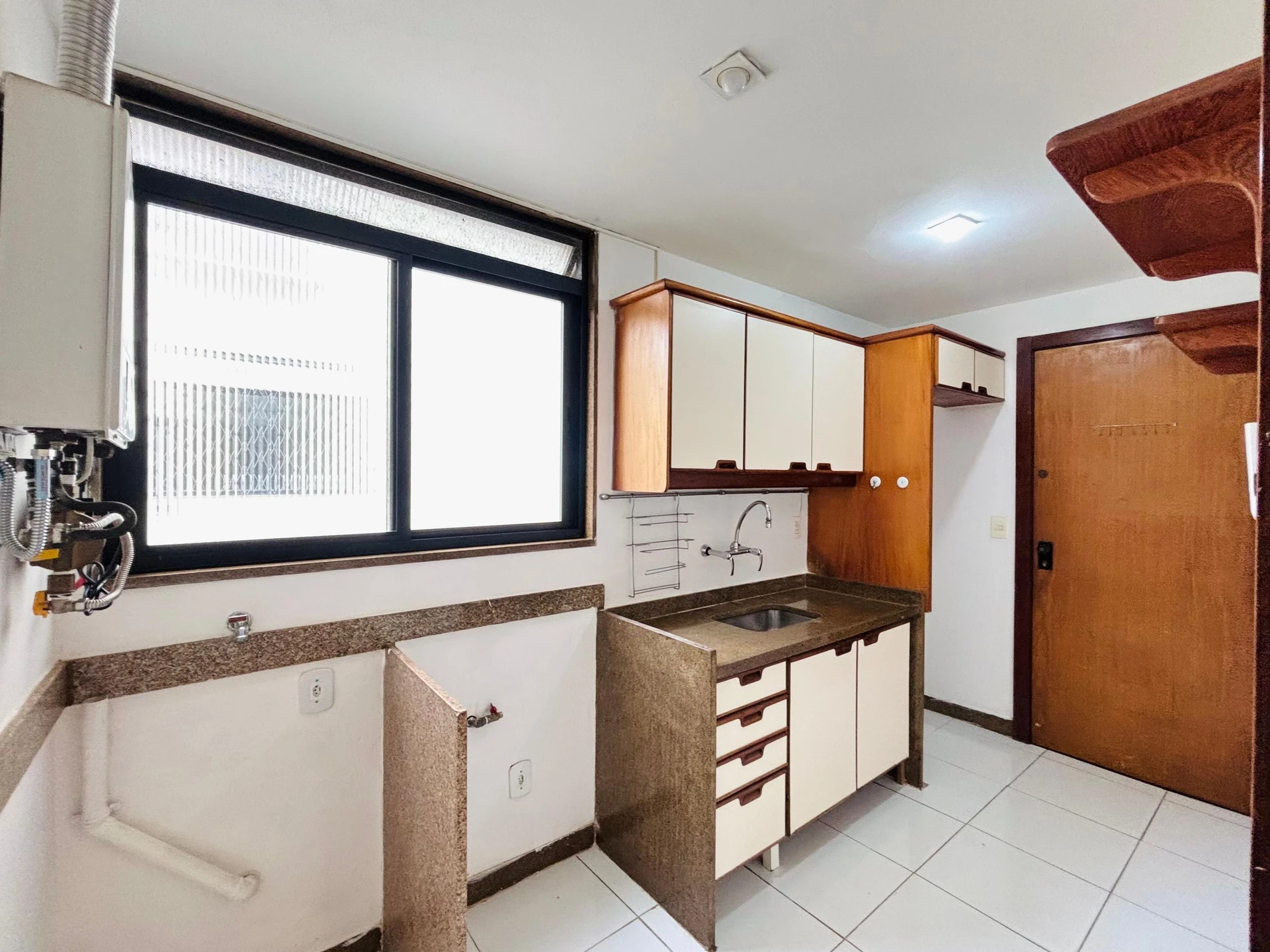 Вид на гори та 2 спальні: квартира 75 м² — photo 8