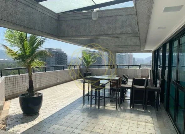4-bedroom apartment with a water view — photo 6
