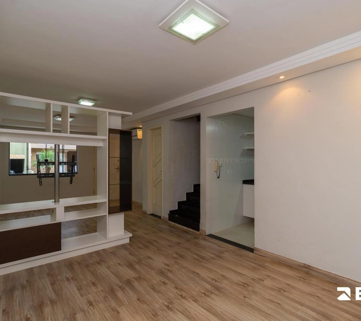 Balcony with a grill in a 3-bedroom house, 118 m² — photo 26