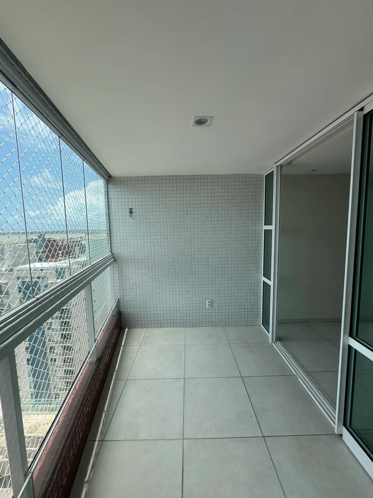 Apartment, 92 m², with a glass-enclosed balcony — photo 14