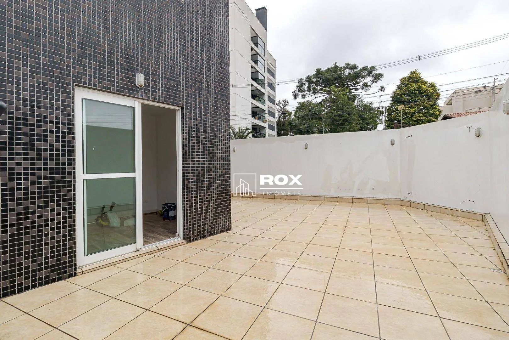 Unfurnished apartment with 2 bedrooms and 99 m² — photo 28