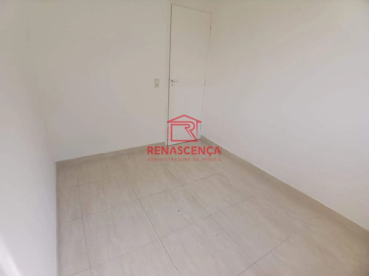 Apartamento de 2 quartos em condomínio com piscina — photo 17