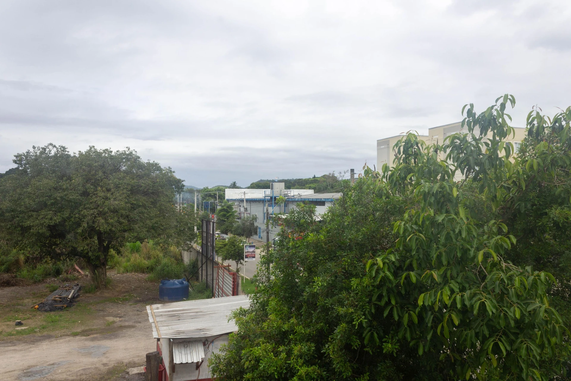2-bedroom apartment in a building with a gym — photo 11
