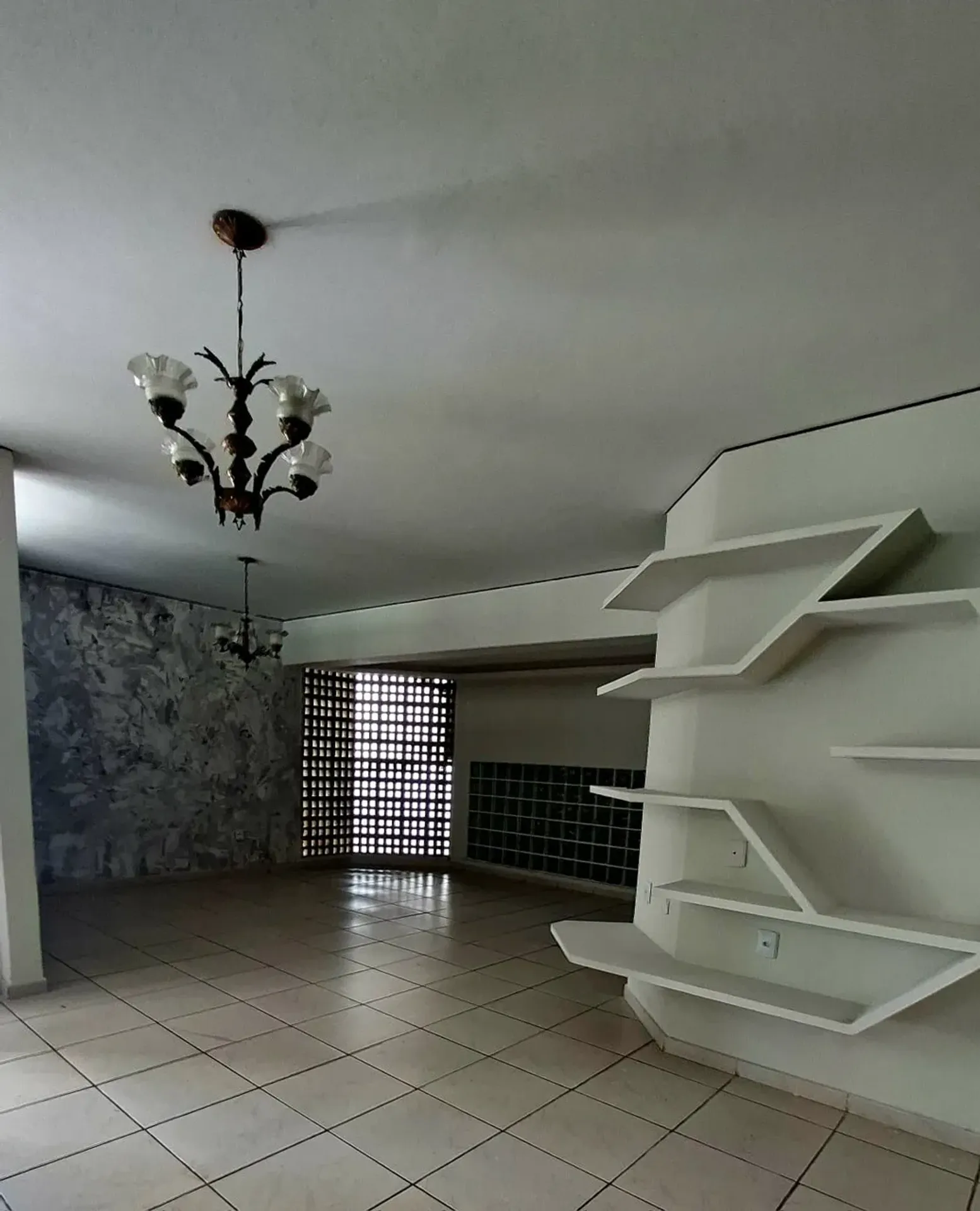 House with 4 en-suite bedrooms and electronic gate — photo 4