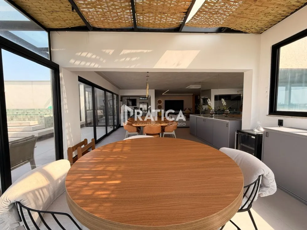 4-bedroom apartment with 5 bathrooms — photo 41