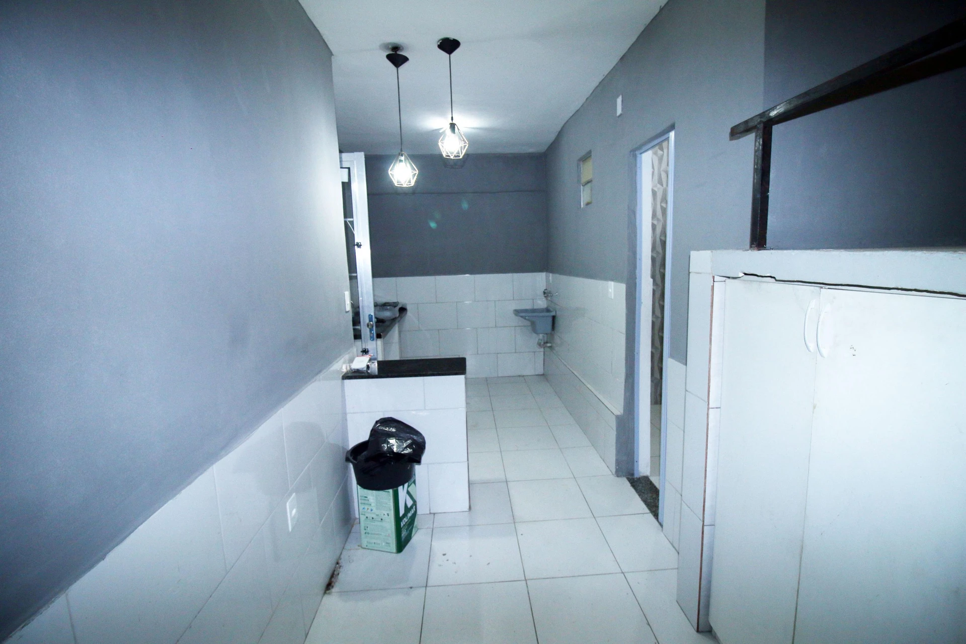 Unfurnished studio with 1 bedroom and a gas stove — photo 15