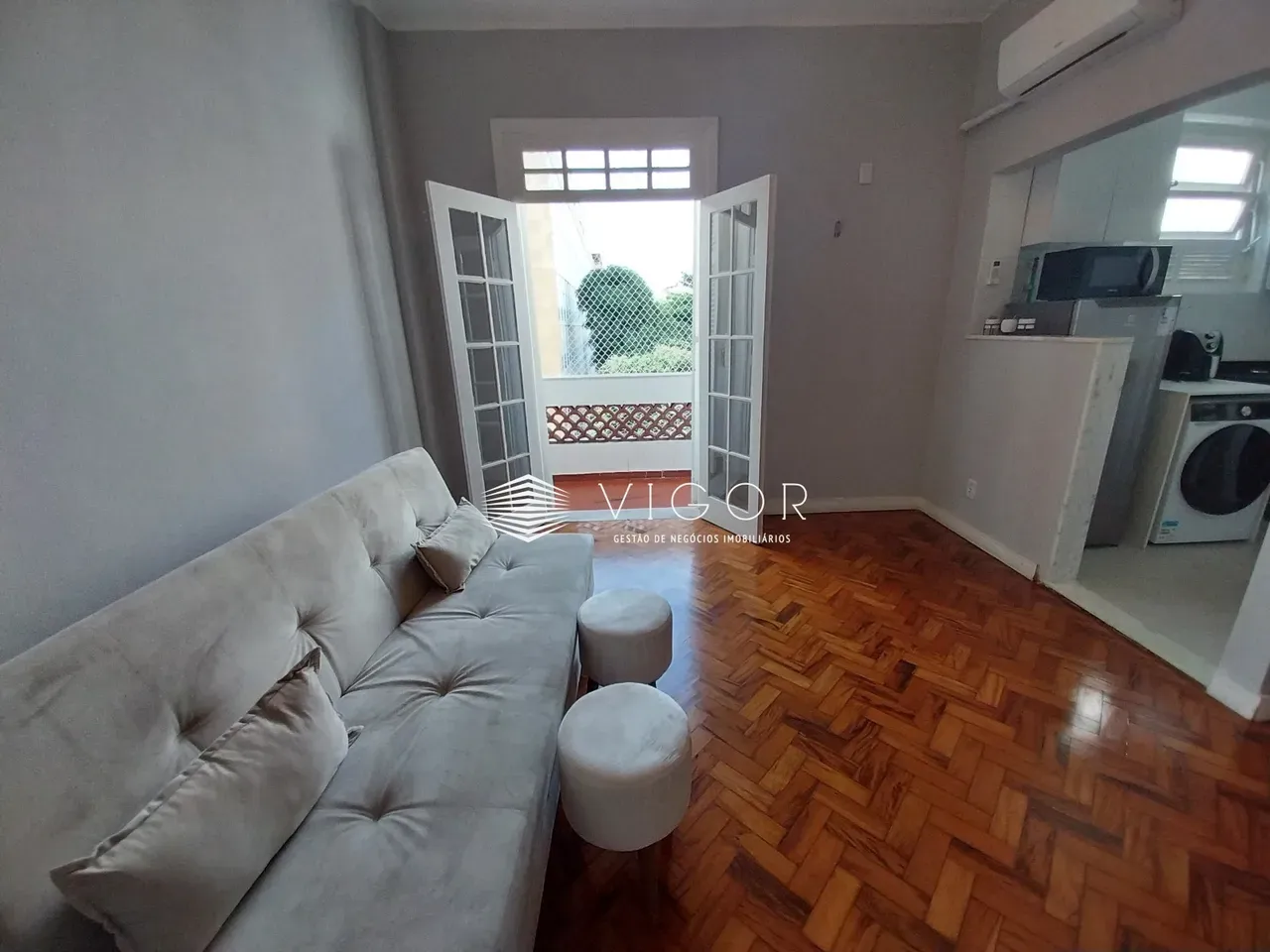 Furnished 49 m² apartment with 1 en-suite bedroom — photo 12