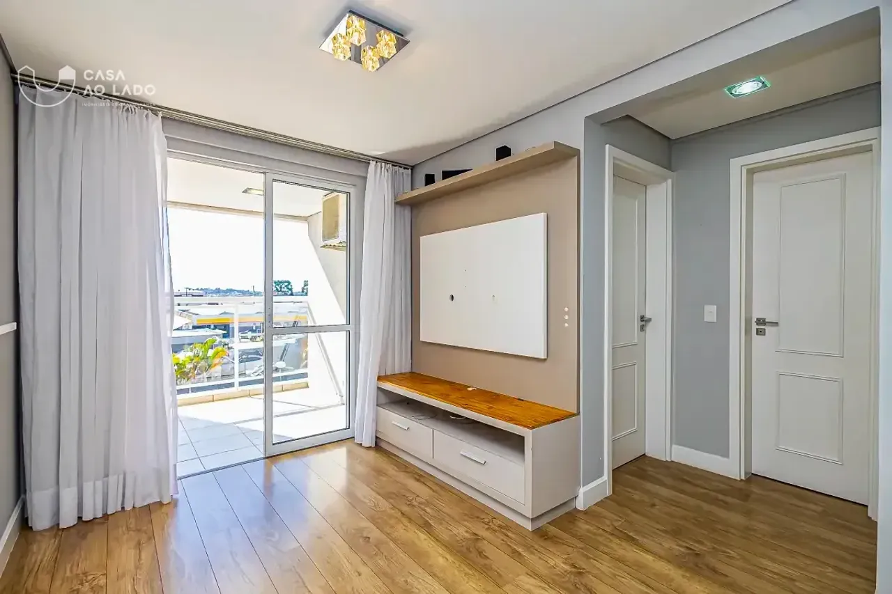 2-bedroom apartment with an en-suite and parking space — photo 3