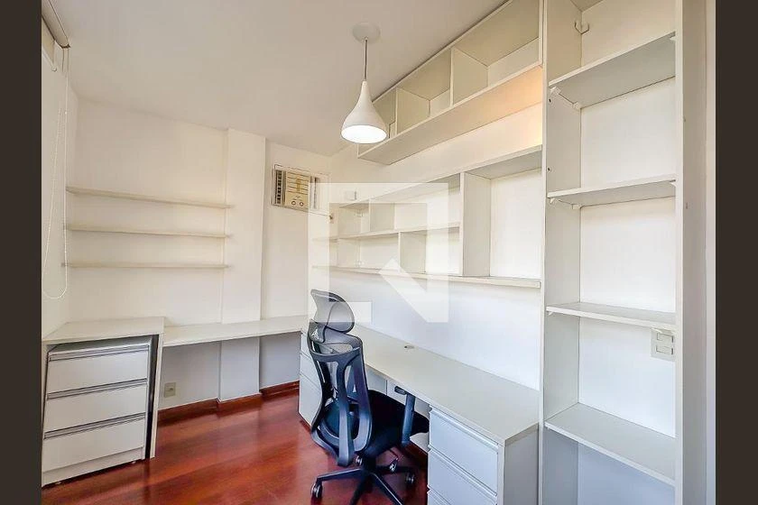 Furnished apartment with 2 bedrooms and 80 m² — photo 36