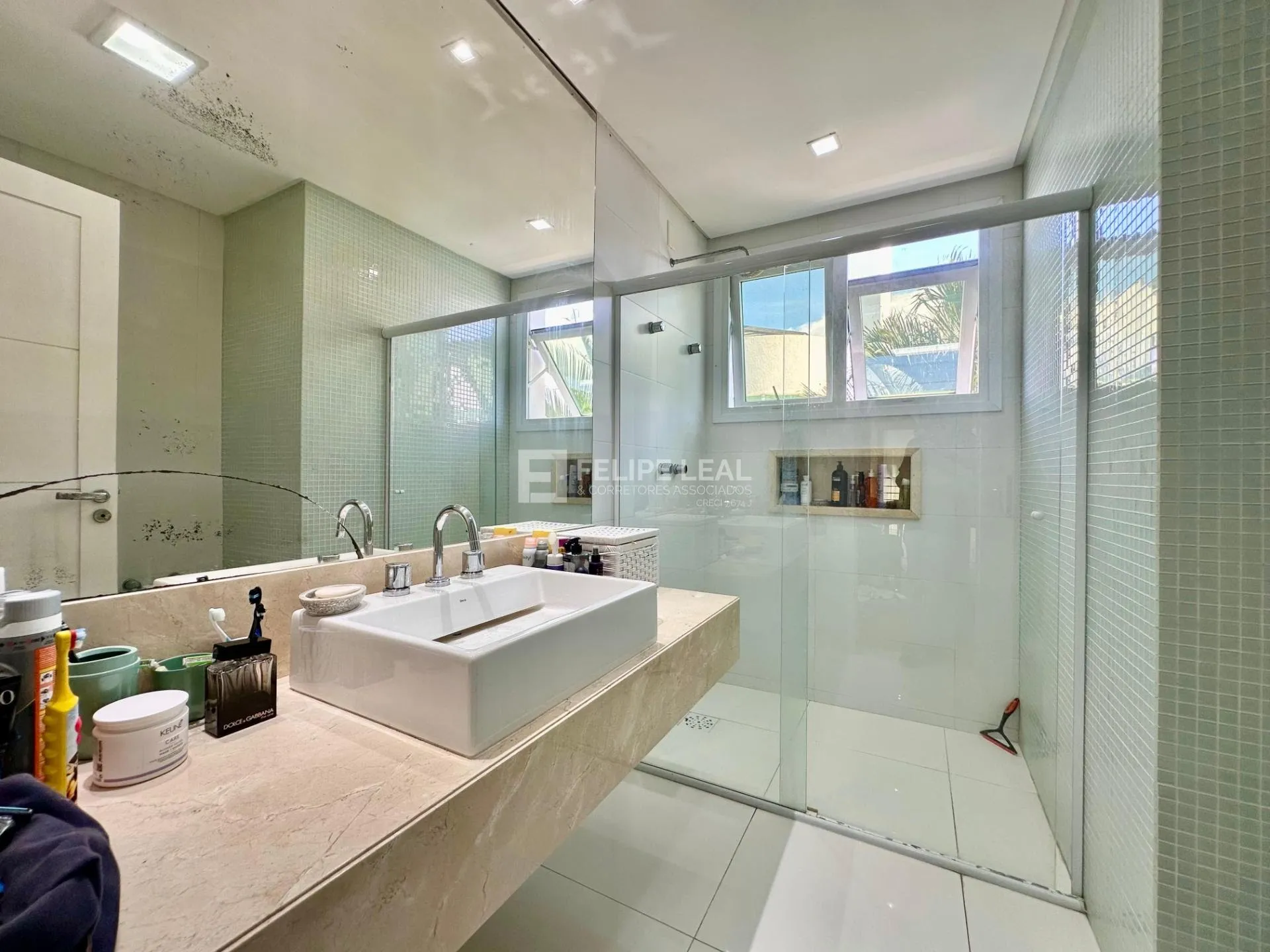 Casa en alquiler con 7 dormitorios y 5 baños, 612 m² — photo 3