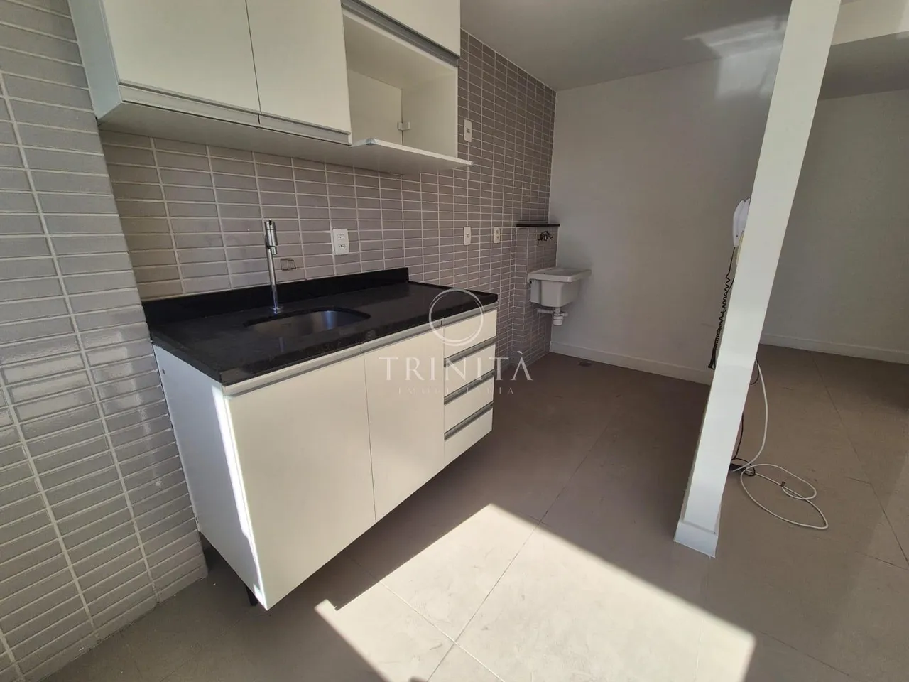 2-bedroom 2-bath apartment with open-plan kitchen and balcony — photo 6