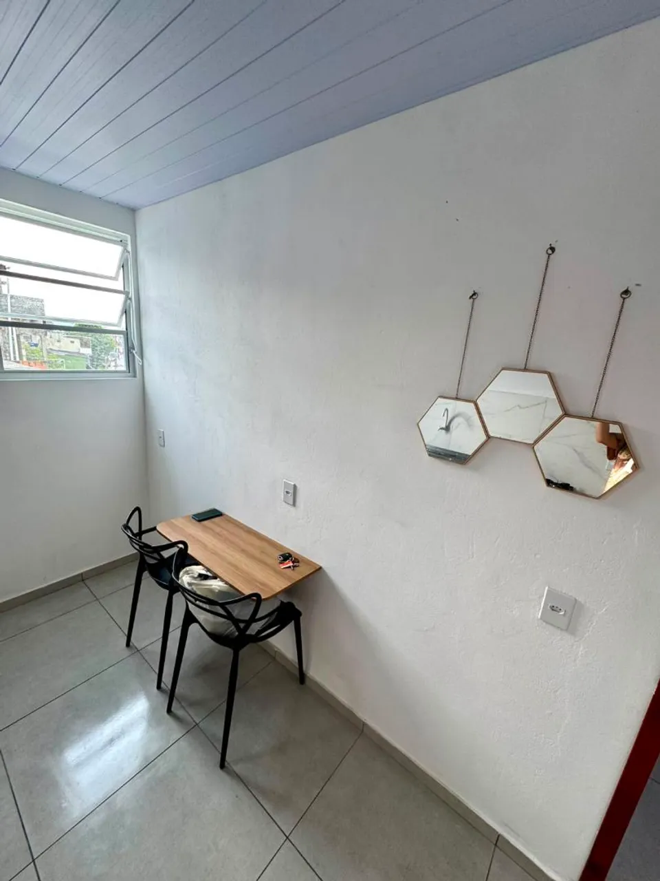 Unfurnished studio with no parking, gas stove and 1 bath — photo 2