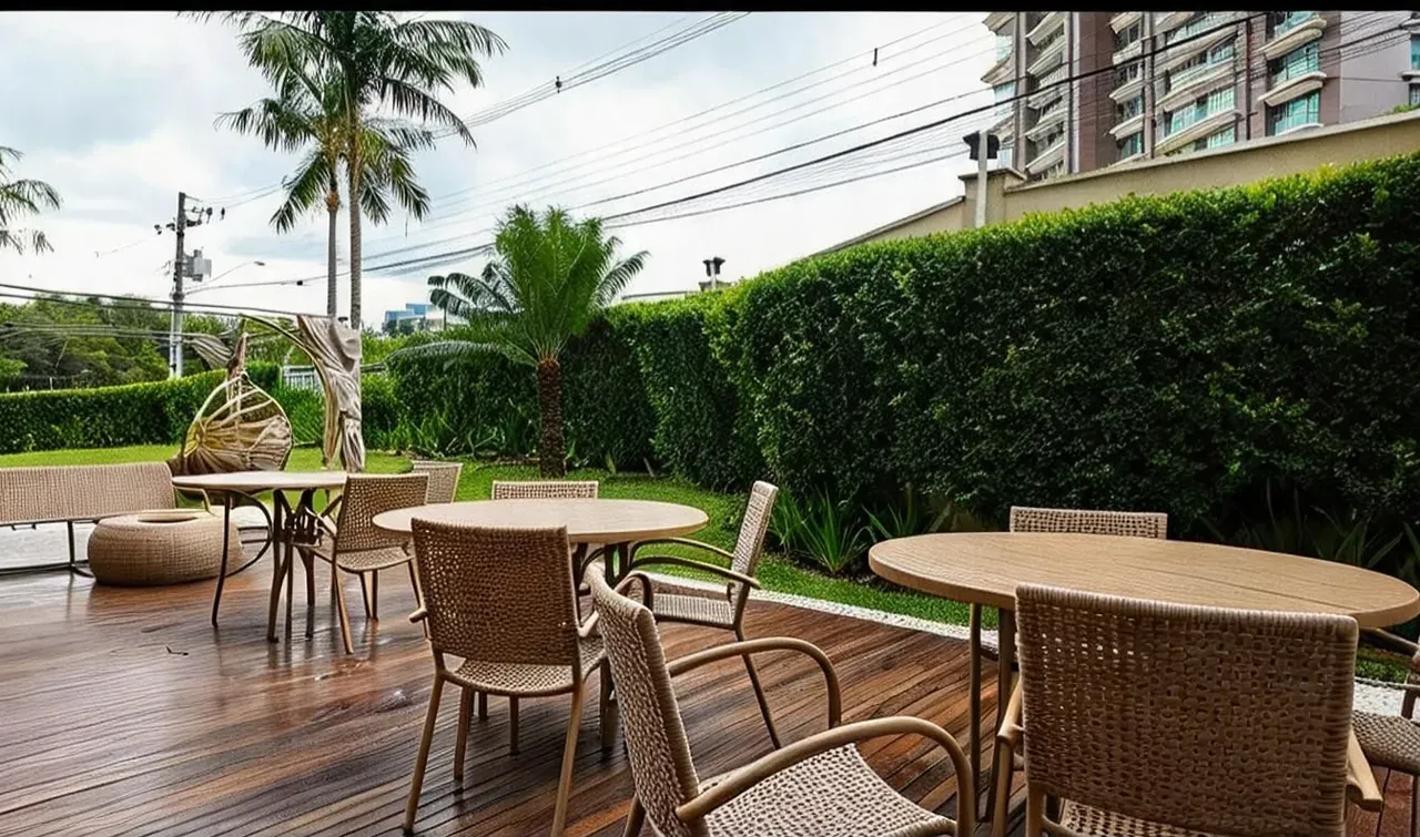4-bedroom apartment with a park view in Curitiba — photo 7