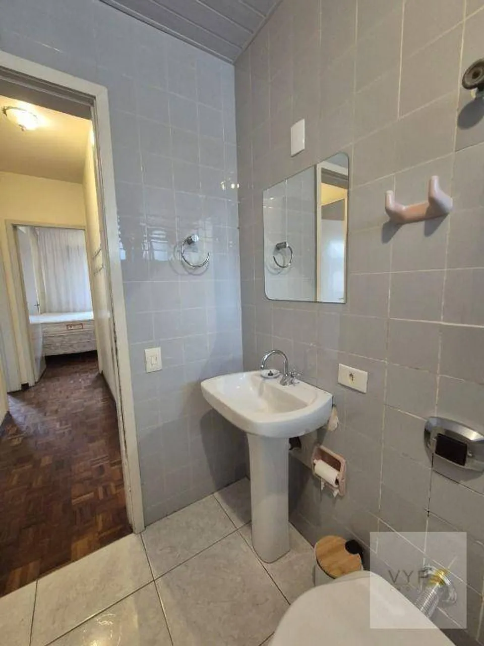 3-bedroom apartment with a separate kitchen and gas stove — photo 14