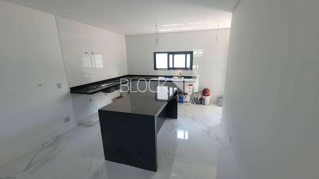 House with 5 en-suite bedrooms and private garden — photo 2