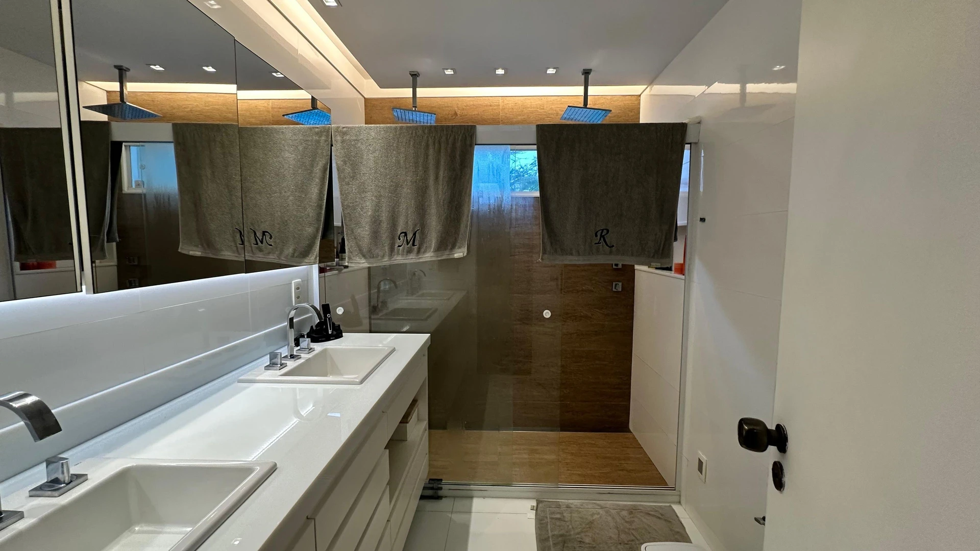 Furnished house, 360 m², with a walk-in closet — photo 49