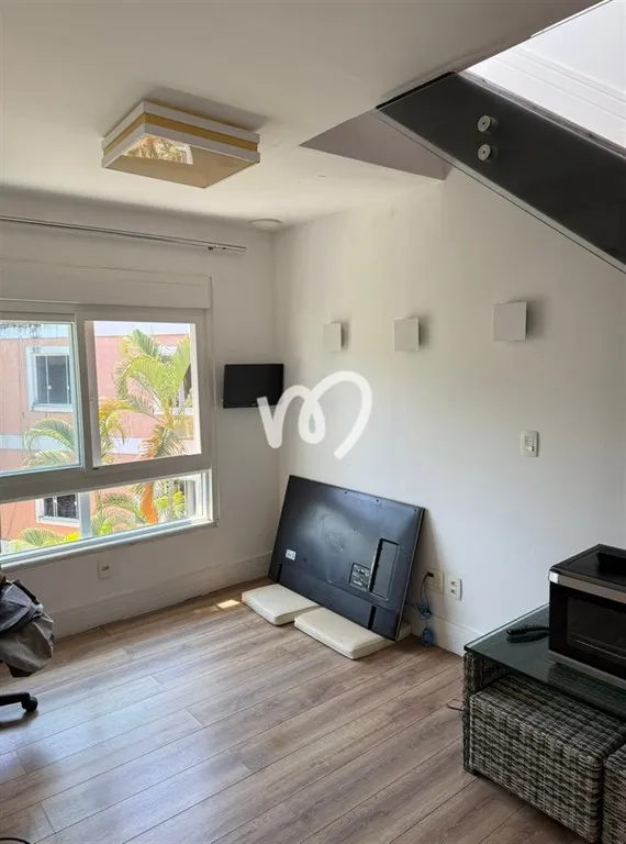 Balcony with a grill in a 5-bedroom house, 280 m²
