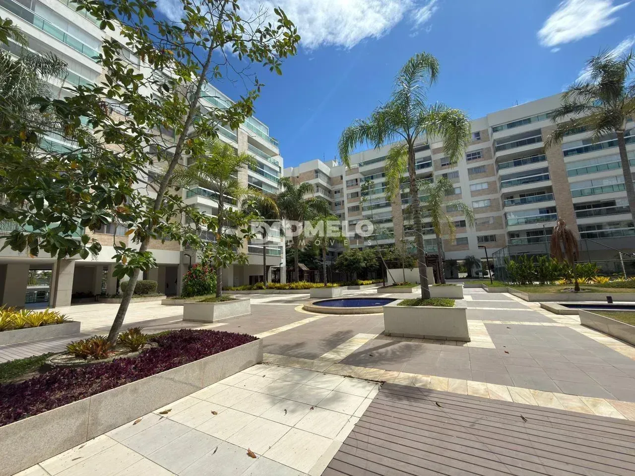 Furnished apartment with 4 bedrooms and 5 bathrooms — photo 33