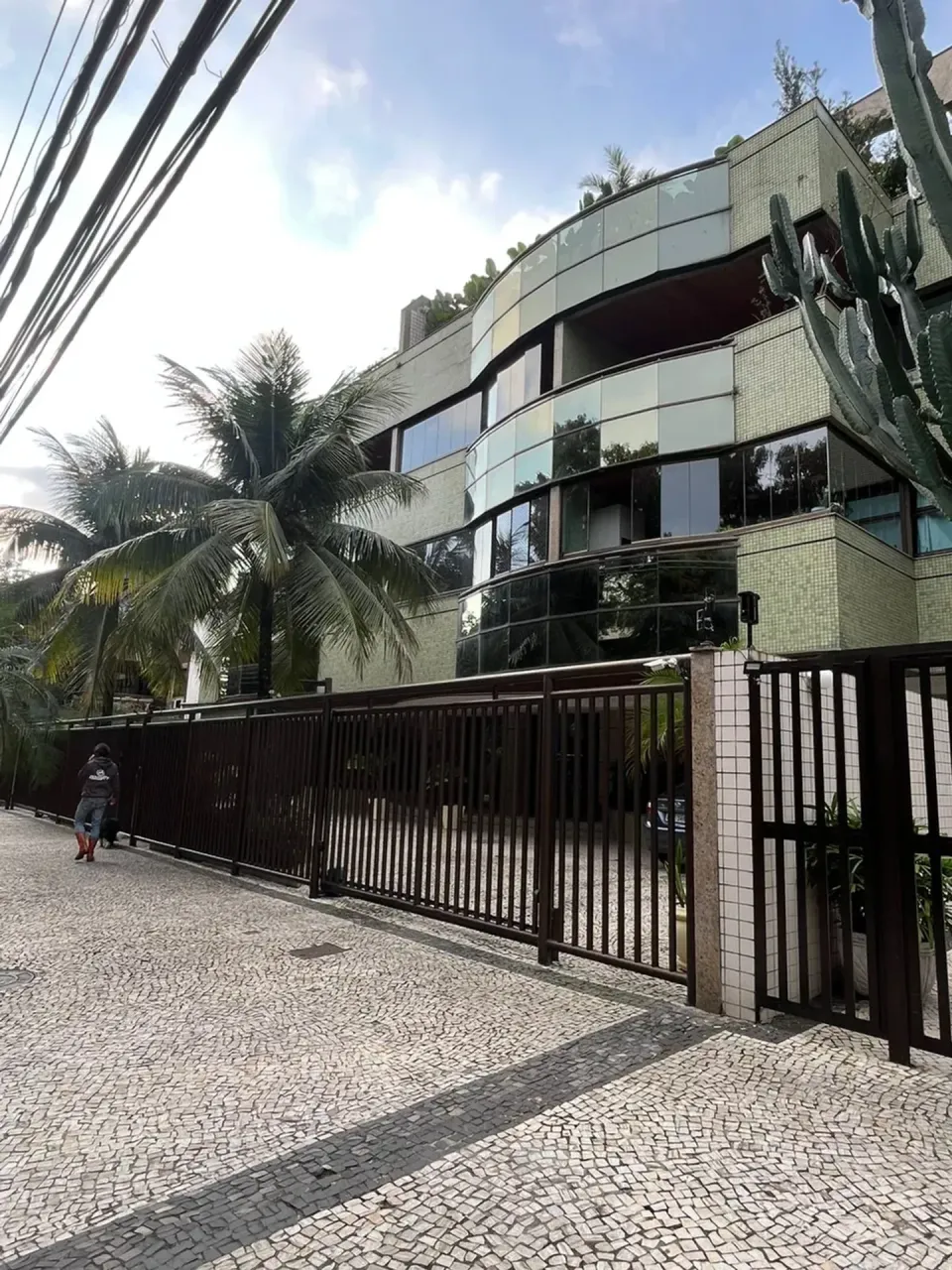 Rental apartment with 3 bedrooms and 3 bathrooms — photo 16
