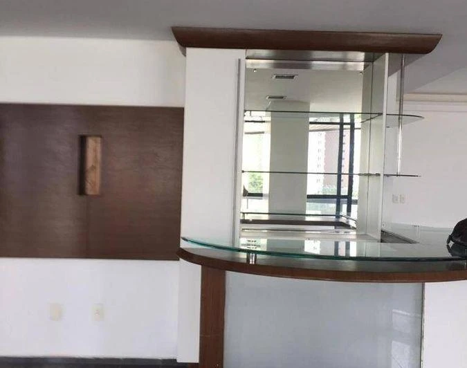 380 m² apartment with 4 en-suite bedrooms and balcony — photo 5