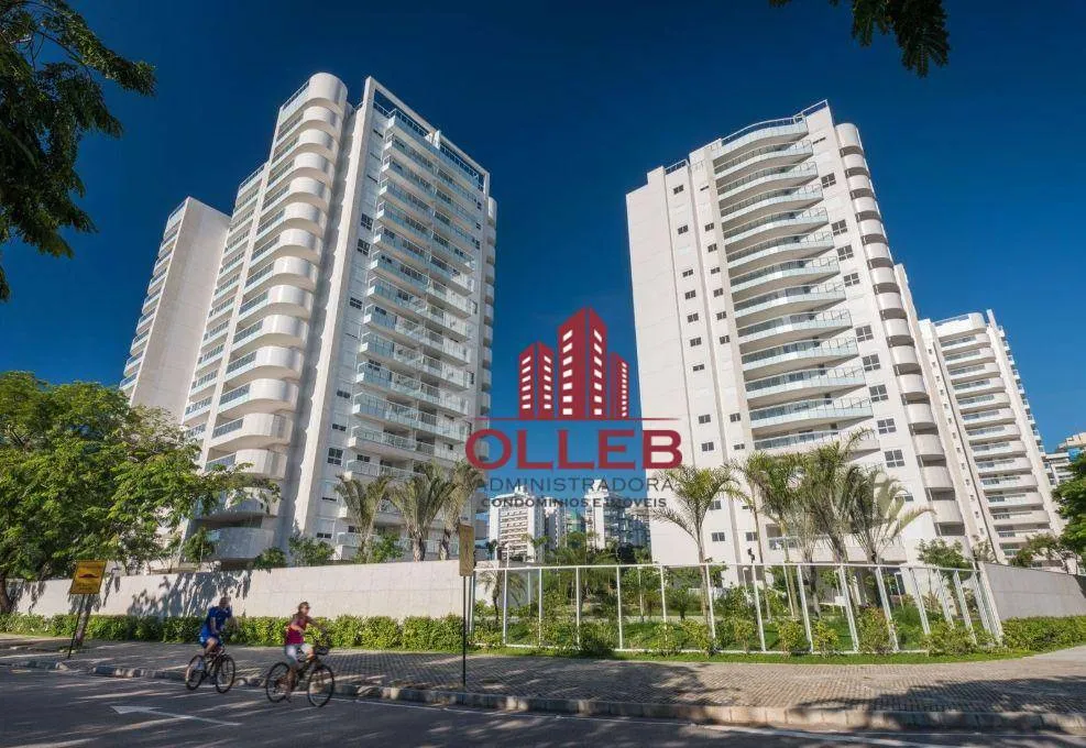 Furnished apartment with 4 bedrooms and an enclosed balcony — photo 35