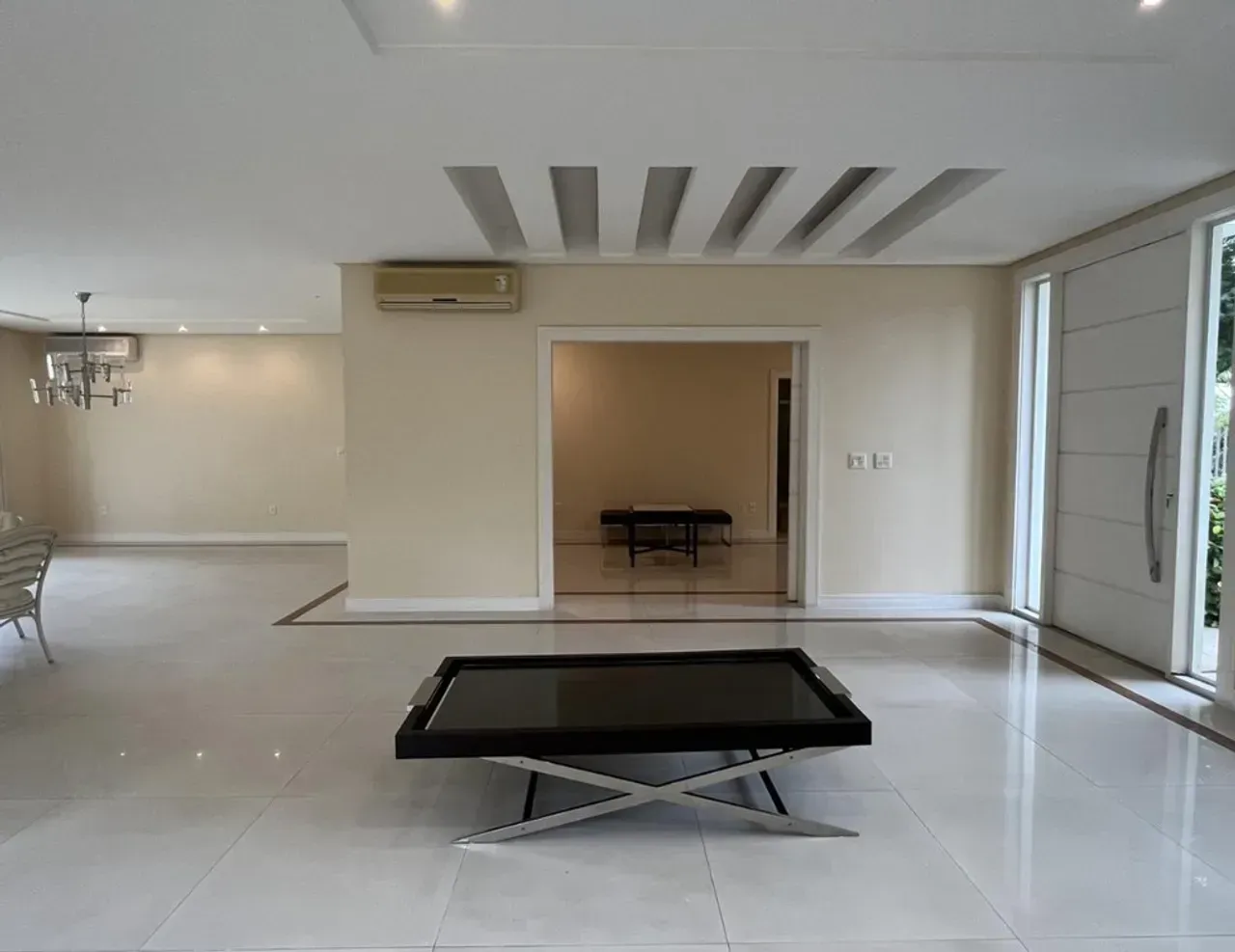 House with 5 bedrooms and 5 bathrooms, 830 m² — photo 11