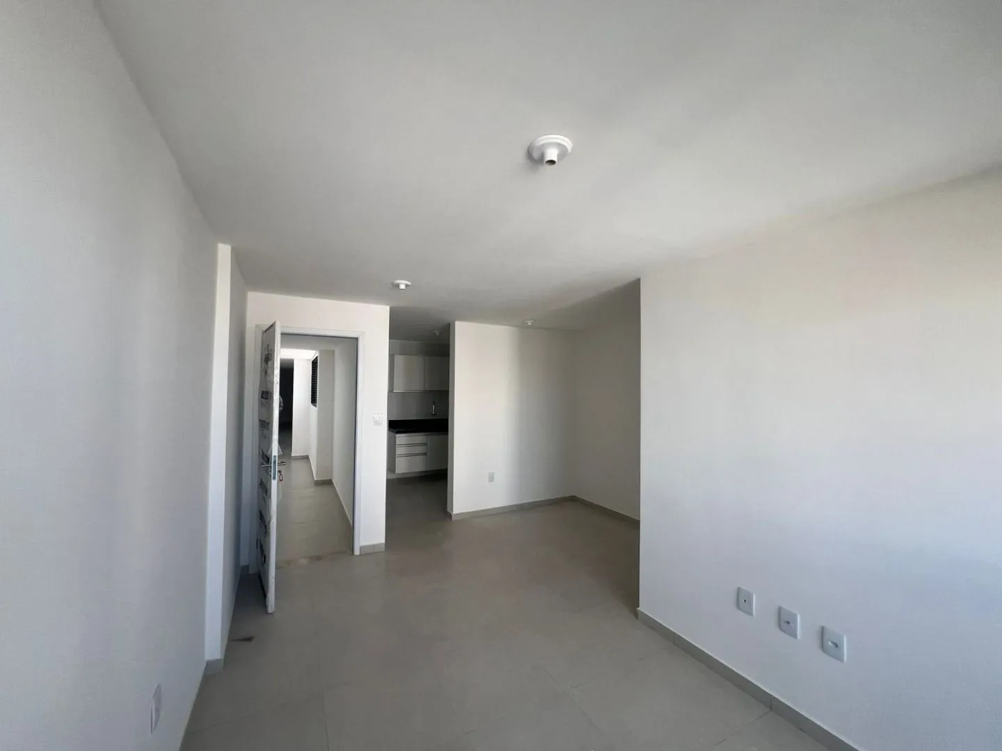3-bedroom apartment with 2 bathrooms and 3 parking spots — photo 6